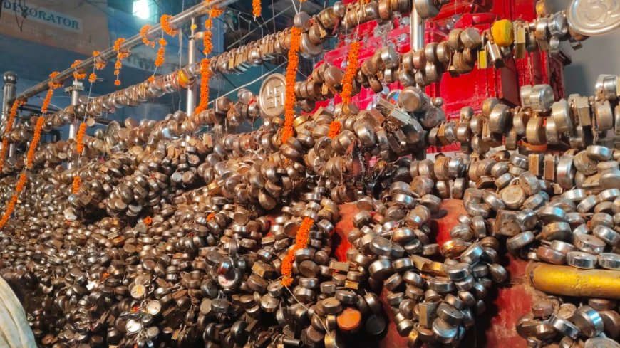 प्रयागराज में अनोखा शिव मंदिर जहां ताले में छपी है किस्मत की चाबी 